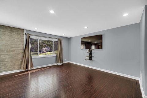 Tiny photo for 1010 Heathrow Court, Wheaton, IL 60189 (MLS # 12542945)