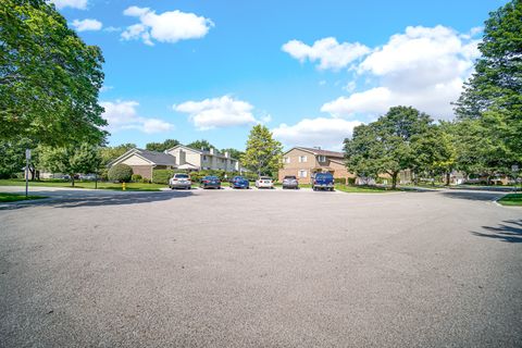 Tiny photo for 1010 Heathrow Court, Wheaton, IL 60189 (MLS # 12542945)