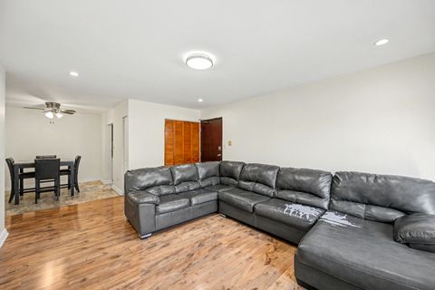 Tiny photo for 266 Shorewood Drive #2A, Glendale Heights, IL 60139 (MLS # 12591314)