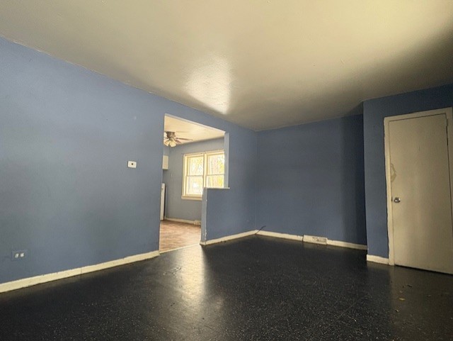 6818 S Winchester Avenue