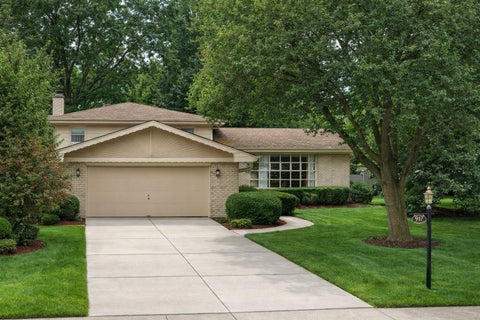 Photo of 917 W Army Trail Boulevard, Addison, IL 60101 (MLS # 12560119)