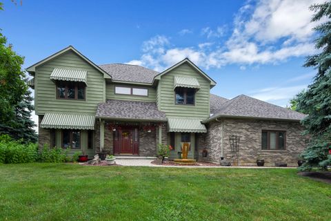 Photo of 806 Amber Lane, Lake Villa, IL 60046 (MLS # 12430460)