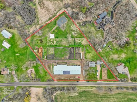 Tiny photo for 12216 Pleasant Valley Road, Woodstock, IL 60098 (MLS # 12577394)