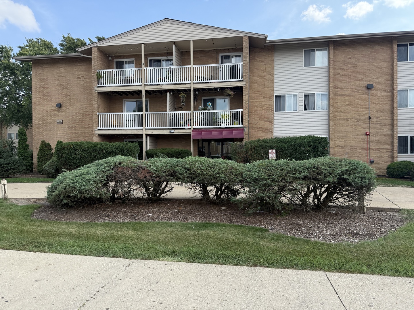 Des Plaines, Illinois 60016, United States, 1 Bedroom Bedrooms, ,1 BathroomBathrooms,Residential,Active,240382