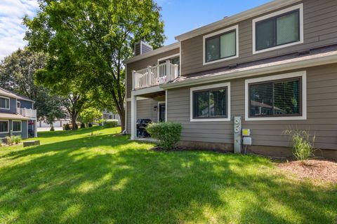 Tiny photo for 126 Manchester Court, Schaumburg, IL 60193 (MLS # 12491688)