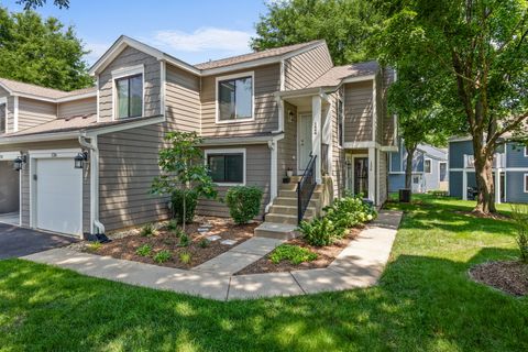Photo of 126 Manchester Court, Schaumburg, IL 60193 (MLS # 12491688)