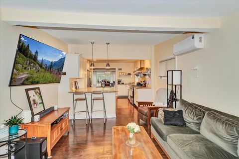 Tiny photo for 4050 Harvard Terrace, Skokie, IL 60076 (MLS # 12497202)