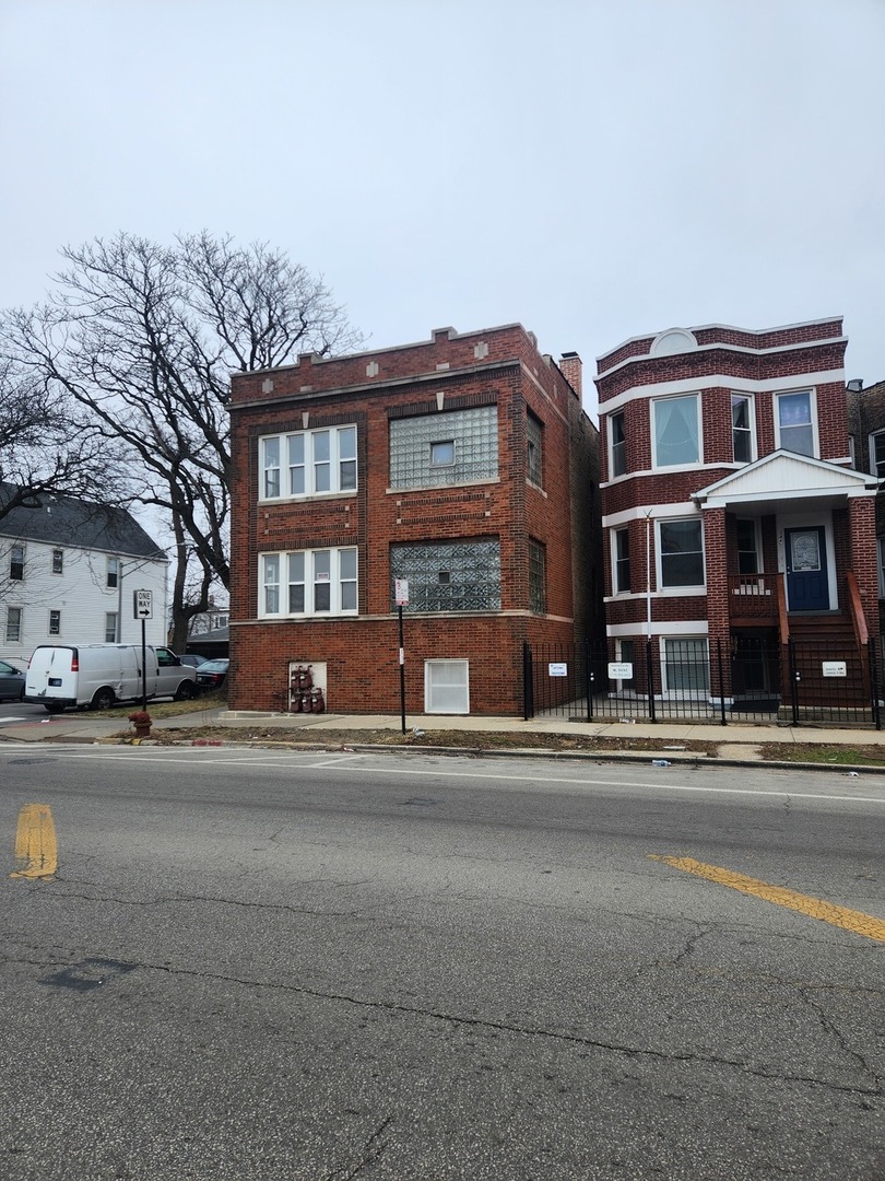 4355 W Le Moyne Street