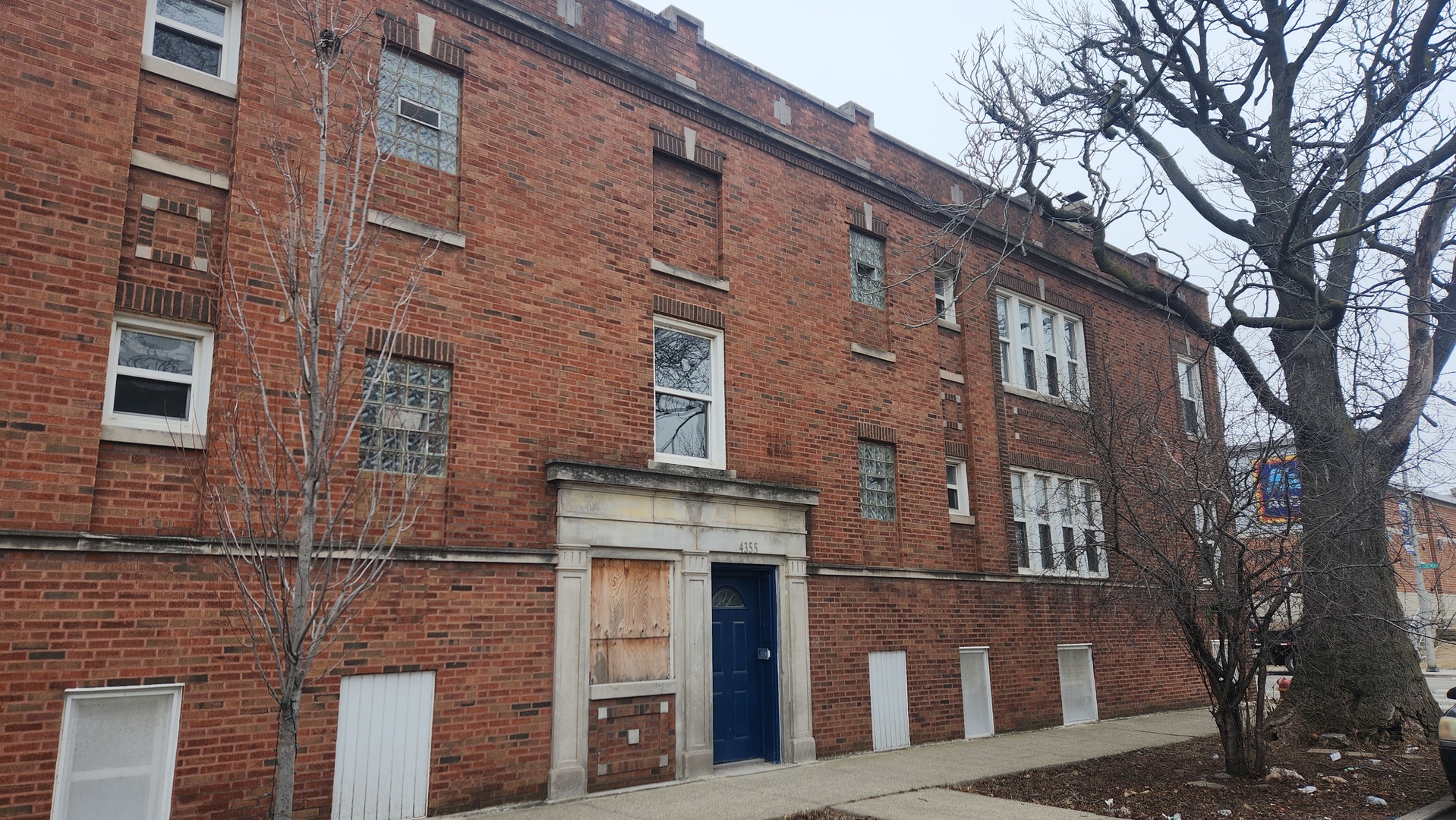 4355 W Le Moyne Street