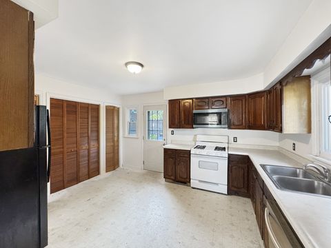 Tiny photo for 731 1st Avenue, Ottawa, IL 61350 (MLS # 12473525)