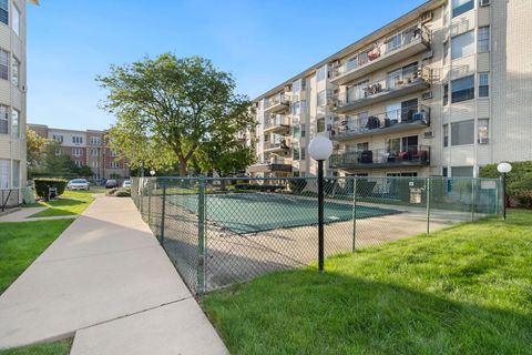 Tiny photo for 5510 Lincoln Avenue #301, Morton Grove, IL 60053 (MLS # 12493325)