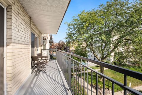 Tiny photo for 5510 Lincoln Avenue #301, Morton Grove, IL 60053 (MLS # 12493325)