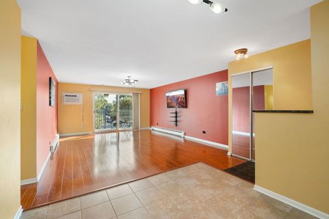 Tiny photo for 5510 Lincoln Avenue #301, Morton Grove, IL 60053 (MLS # 12493325)