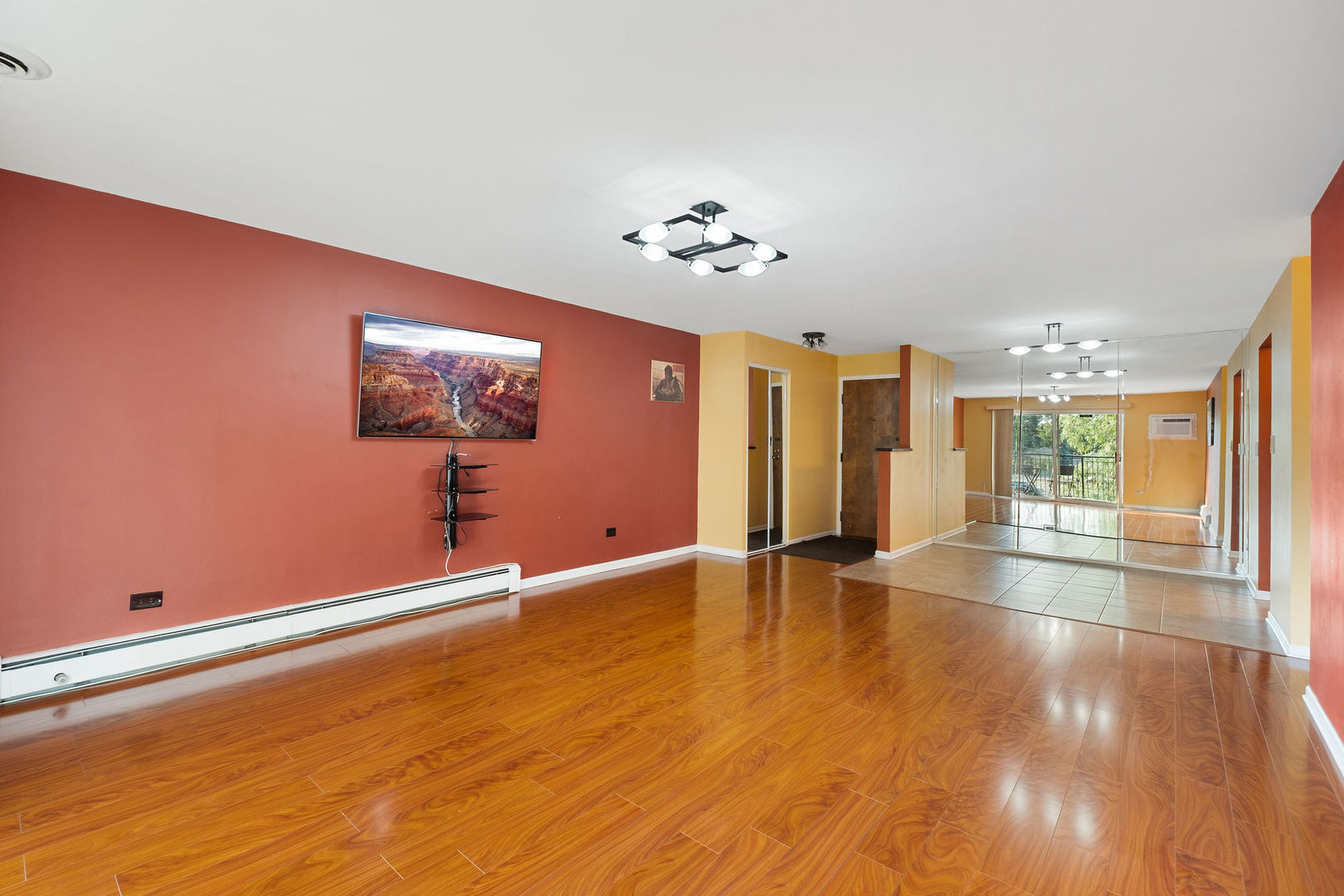 5510 Lincoln Avenue 301