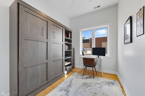 Tiny photo for 663 W Barry Avenue #4A, Chicago, IL 60657 (MLS # 12491469)