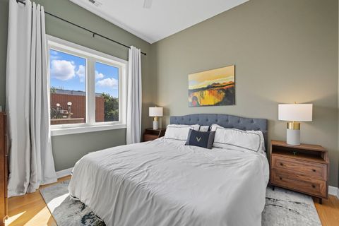 Tiny photo for 663 W Barry Avenue #4A, Chicago, IL 60657 (MLS # 12491469)