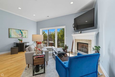 Tiny photo for 663 W Barry Avenue #4A, Chicago, IL 60657 (MLS # 12491469)