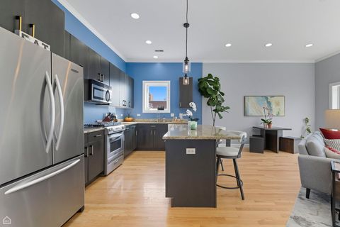 Tiny photo for 663 W Barry Avenue #4A, Chicago, IL 60657 (MLS # 12491469)