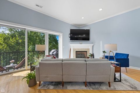 Tiny photo for 663 W Barry Avenue #4A, Chicago, IL 60657 (MLS # 12491469)