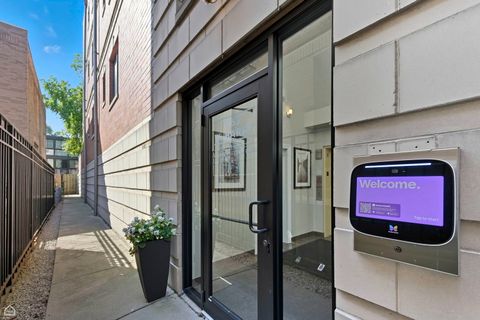 Tiny photo for 663 W Barry Avenue #4A, Chicago, IL 60657 (MLS # 12491469)