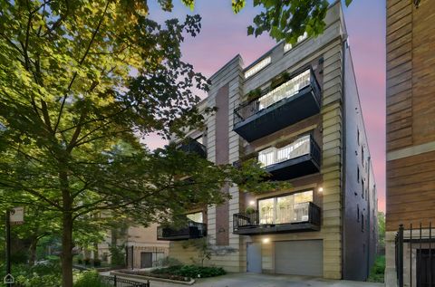 Photo of 663 W Barry Avenue #4A, Chicago, IL 60657 (MLS # 12491469)