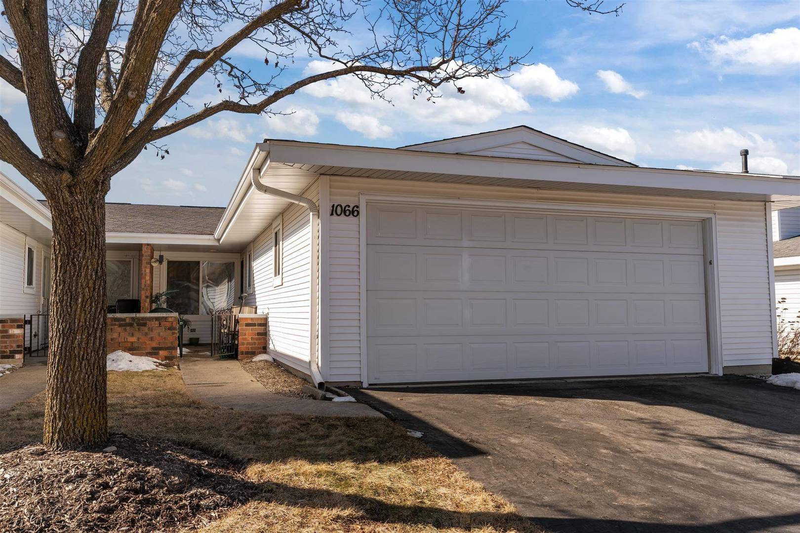 Property: 1066 Mohegan Lane,Schaumburg, IL