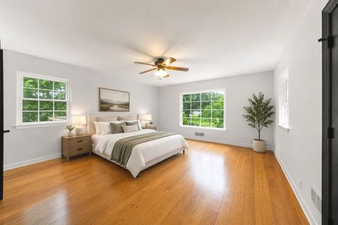 Tiny photo for 828 E 14th Street, Lombard, IL 60148 (MLS # 12689345)