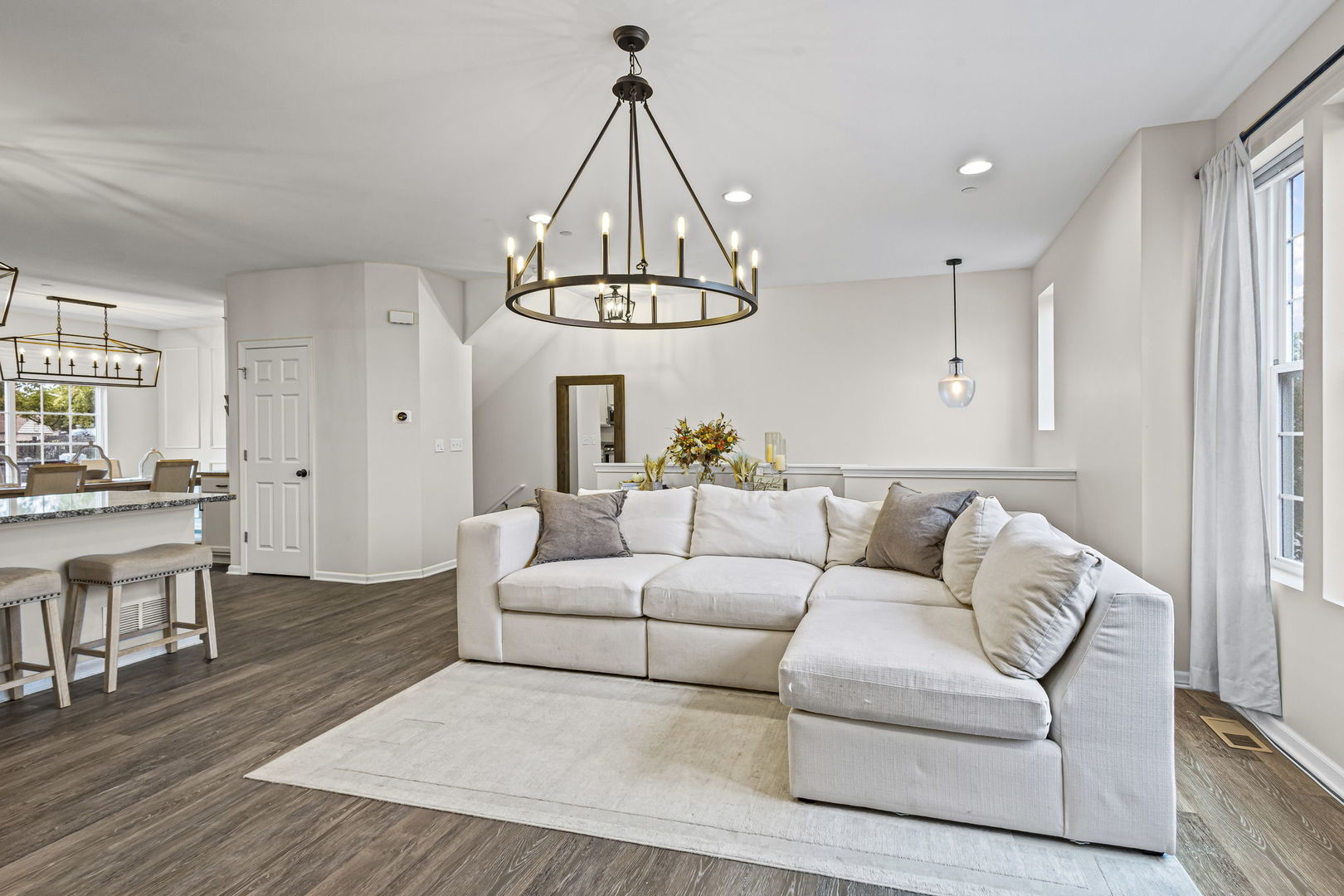 2546 Huntleigh Lane