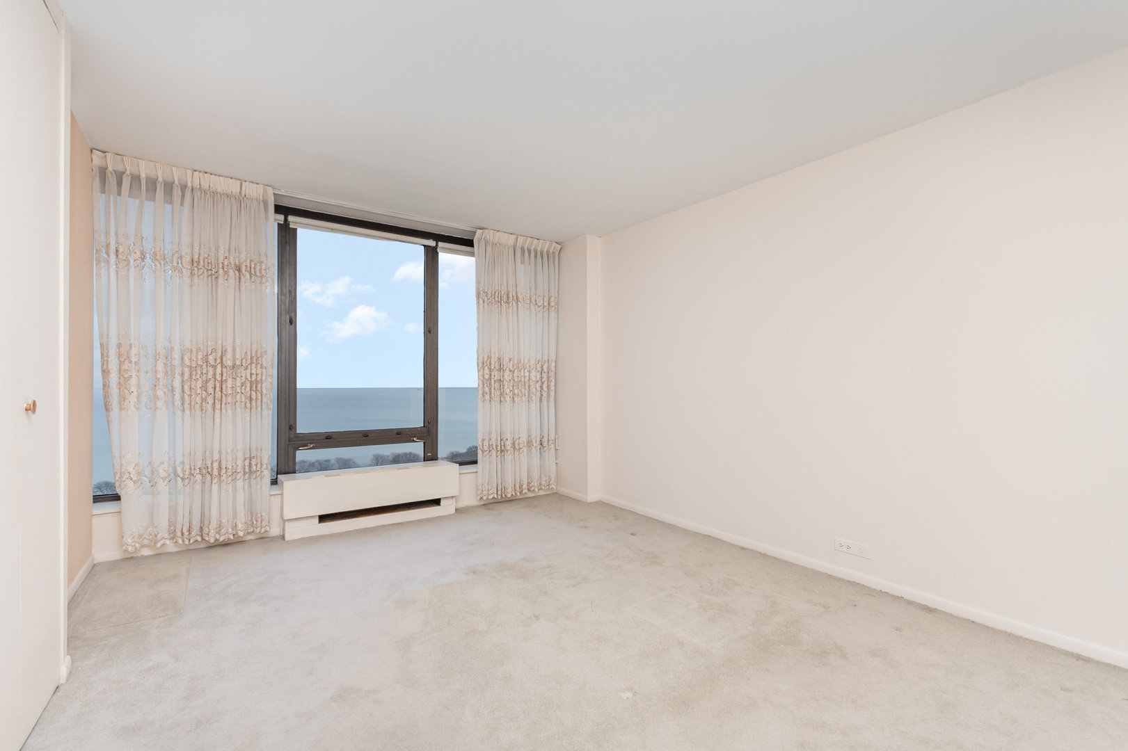 5445 N Sheridan Road 2306