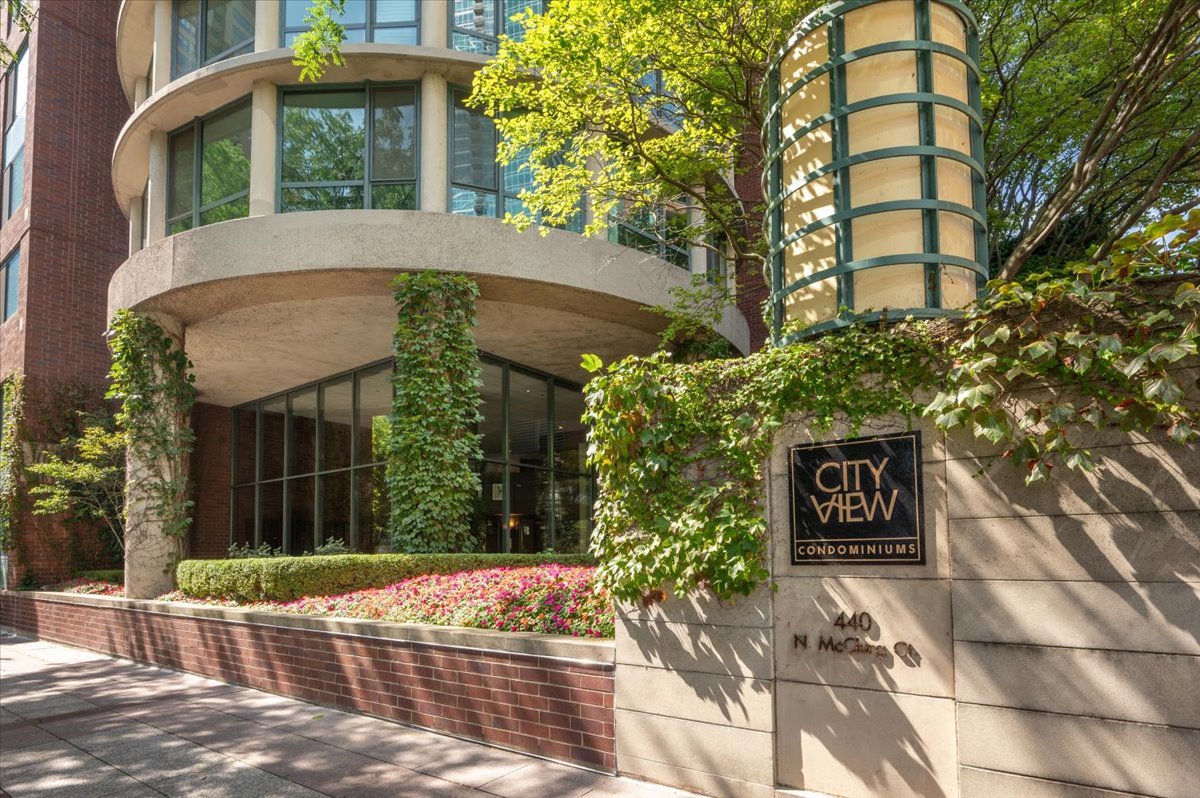 440 N McClurg Court 906