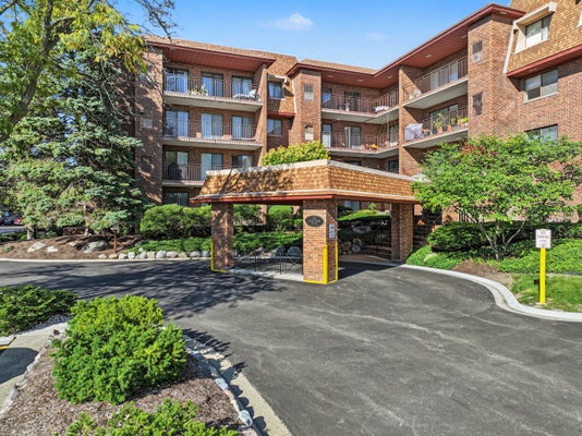 101 OLD OAK DR APT 215, BUFFALO GROVE, IL 60089 - Image da79d8cea48e153a426eb40d7af6c1bb/1203237116