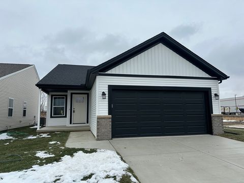 Photo of 1 Eric Court, Bloomington, IL 61705 (MLS # 12528539)