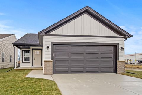 Photo of 1 Eric Court, Bloomington, IL 61705 (MLS # 12528539)