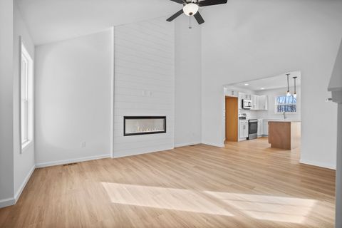 Tiny photo for 1 Eric Court, Bloomington, IL 61705 (MLS # 12528539)