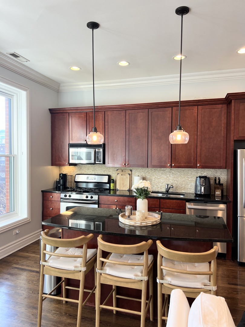 1704 N WELLS Street 3