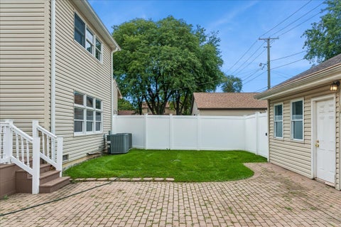 Tiny photo for 9809 S 54th Avenue, Oak Lawn, IL 60453 (MLS # 12757603)