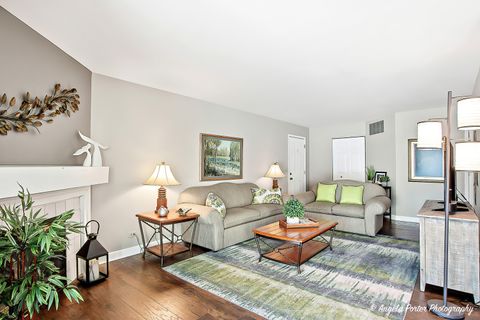 Tiny photo for 1516 CAMDEN Court #A1, Wheeling, IL 60090 (MLS # 12534205)