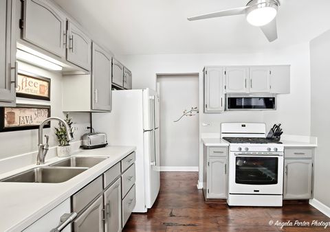 Tiny photo for 1516 CAMDEN Court #A1, Wheeling, IL 60090 (MLS # 12534205)