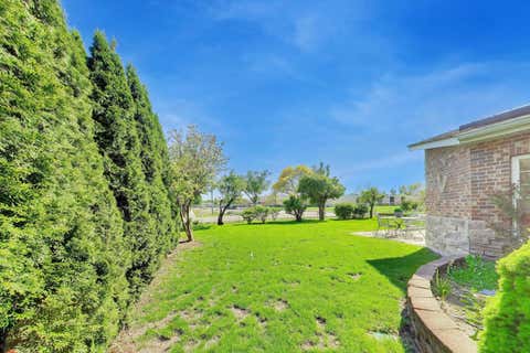 Tiny photo for 1631 E Greenwood Drive, Mount Prospect, IL 60056 (MLS # 12623529)
