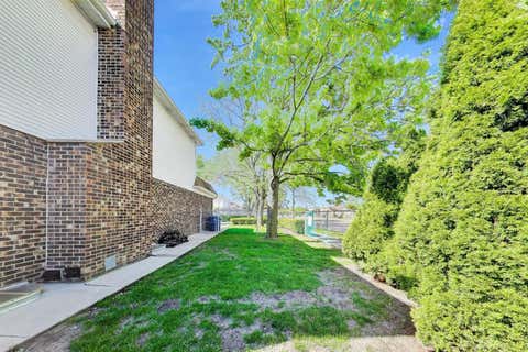 Tiny photo for 1631 E Greenwood Drive, Mount Prospect, IL 60056 (MLS # 12623529)