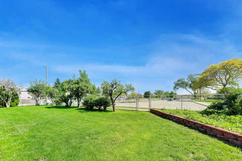 Tiny photo for 1631 E Greenwood Drive, Mount Prospect, IL 60056 (MLS # 12623529)