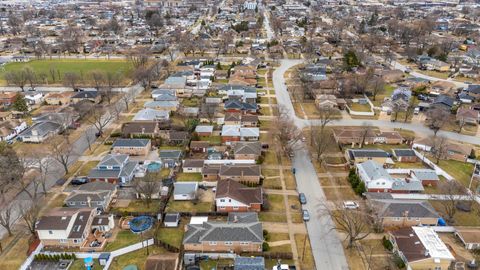 Tiny photo for 5132 W 105th Place, Oak Lawn, IL 60453 (MLS # 12587965)