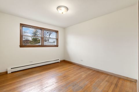 Tiny photo for 5132 W 105th Place, Oak Lawn, IL 60453 (MLS # 12587965)