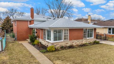 Tiny photo for 5132 W 105th Place, Oak Lawn, IL 60453 (MLS # 12587965)