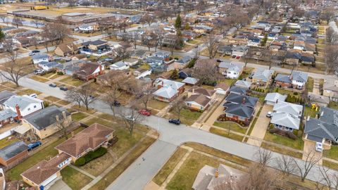 Tiny photo for 5132 W 105th Place, Oak Lawn, IL 60453 (MLS # 12587965)