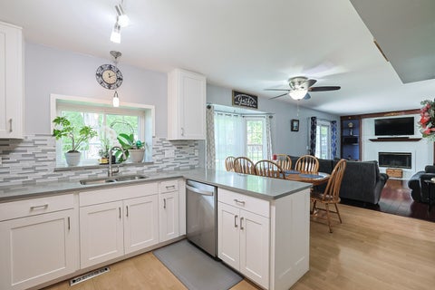 Tiny photo for 830 Hawk Lane, Carol Stream, IL 60188 (MLS # 12648381)