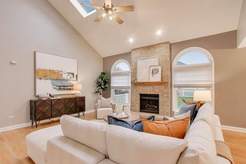 Tiny photo for 512 Blackhawk Drive, Westmont, IL 60559 (MLS # 12520563)