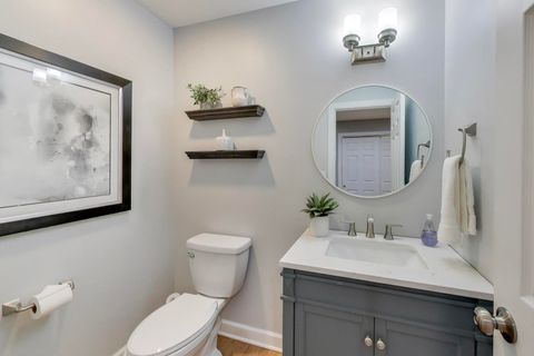 Tiny photo for 512 Blackhawk Drive, Westmont, IL 60559 (MLS # 12520563)