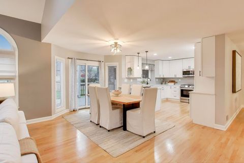 Tiny photo for 512 Blackhawk Drive, Westmont, IL 60559 (MLS # 12520563)