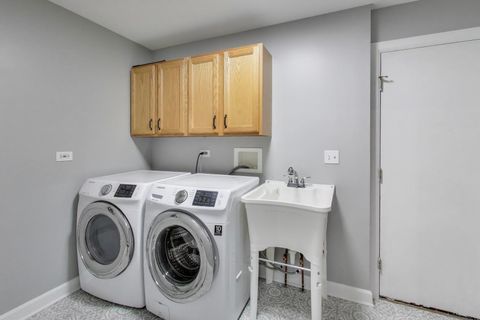 Tiny photo for 512 Blackhawk Drive, Westmont, IL 60559 (MLS # 12520563)